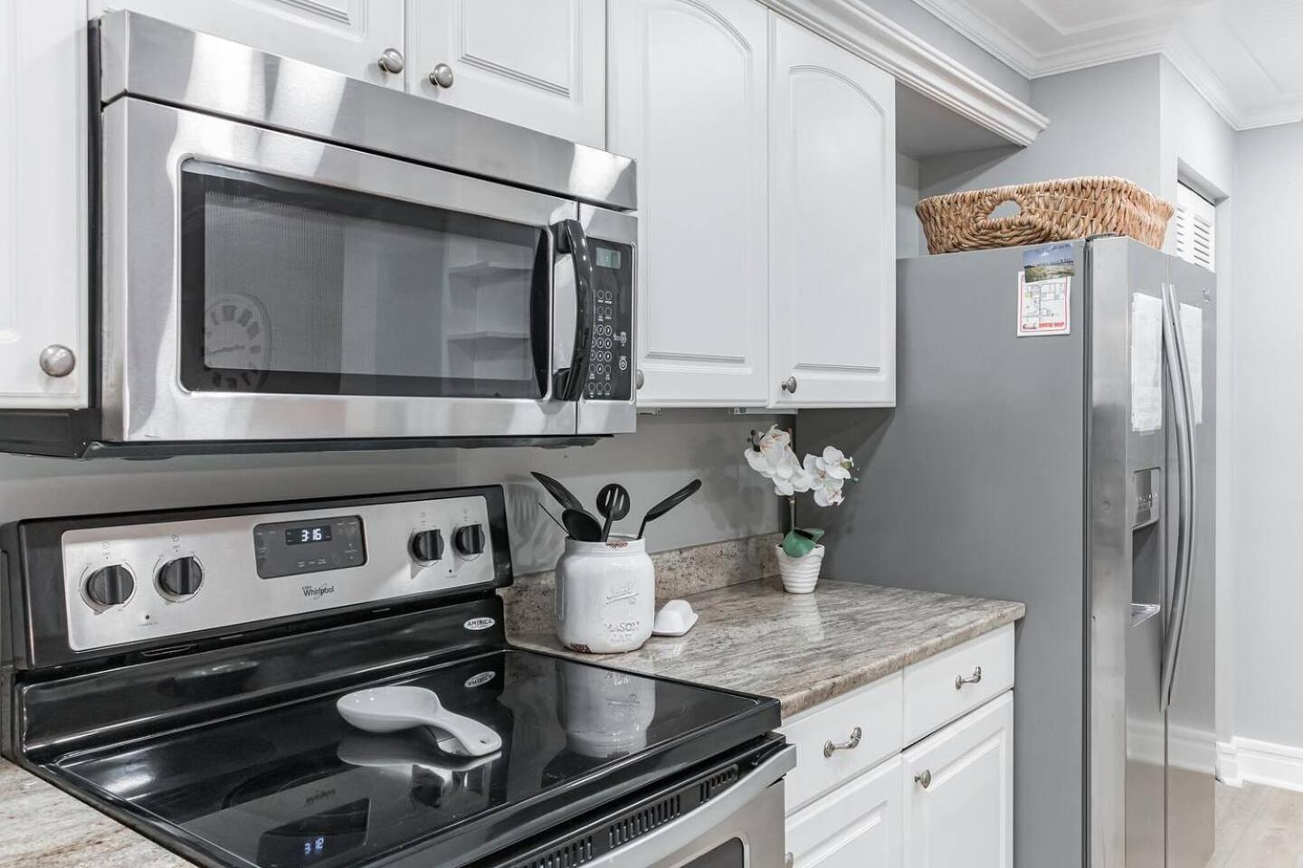 Holiday home Big W Luxe Steps From Forest